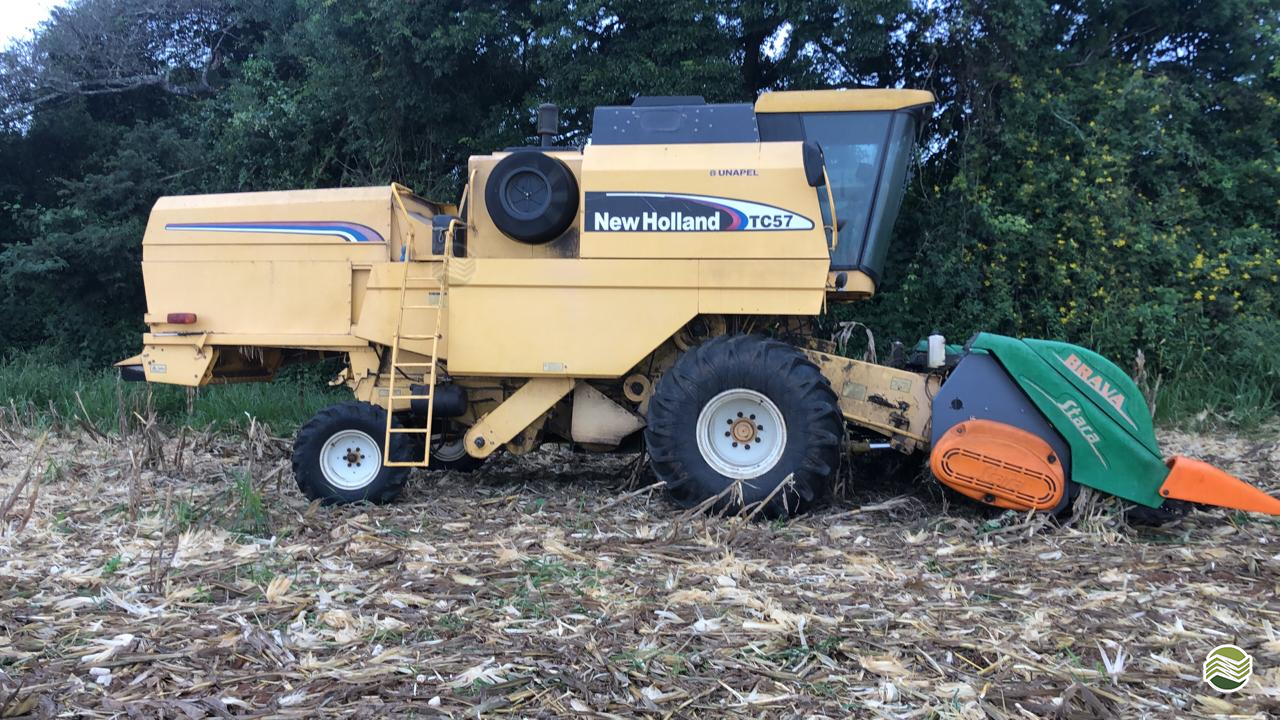 COLHEITADEIRA NEW HOLLAND TC 57 Machine Tratores LAVRAS MINAS GERAIS MG